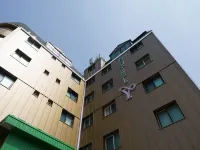 楊平 酒店Y 鄰近牙新的酒店