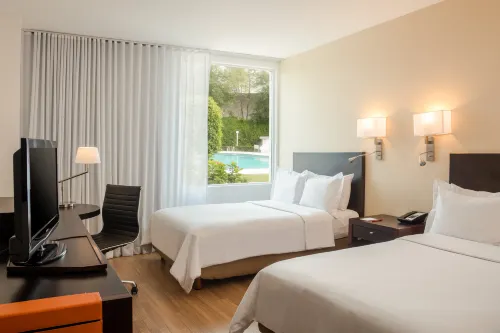 Fiesta Inn Express Perinorte - Pools