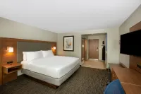 Holiday Inn Express & Suites Columbus