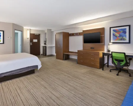 Holiday Inn Express WALDORF by IHG ウォルドーフのホテル