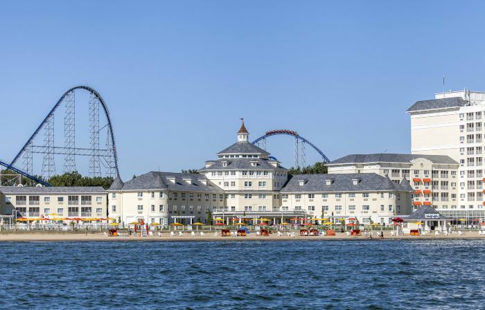 Cedar Point Hotel Breakers
