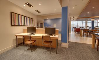 Holiday Inn Express & Suites Union City