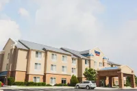 Comfort Inn & Suites Hotels in Berea
