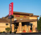 Red Roof Plus+ & Suites Malone