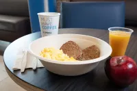 Holiday Inn Express & Suites BELOIT by IHG - breakfast