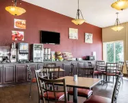 Quality Inn & Suites - breakfast