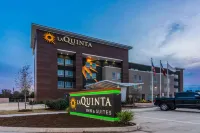 La Quinta Inn and Suites by Wyndham Houston Spring South Отели в г. Спринг