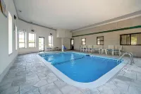 Quality Inn Near Six Flags St. Louis - parking