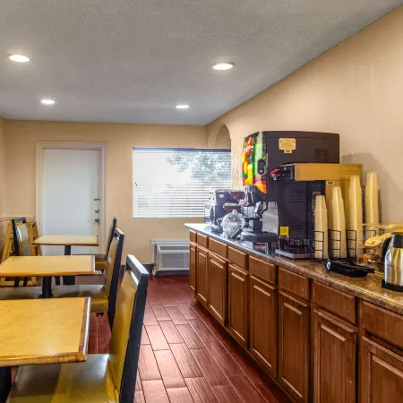 Econo Lodge Meridian South