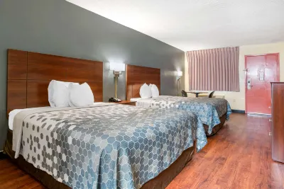 Econo Lodge Inn and Suites Các khách sạn ở Forest