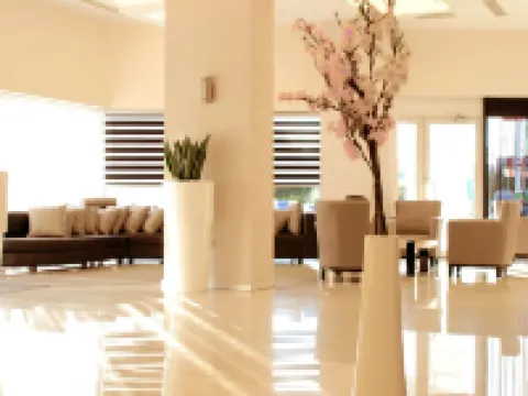 オルティ エアポート ホテル イズミルのホテル