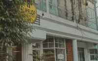 flipflop hostel lampung Hotel dekat Taman villa mas villa citra 2