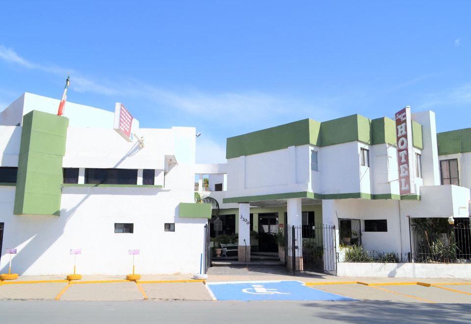 Hotel Laguna Inn