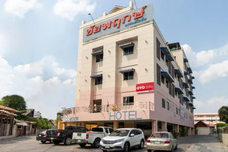 Chaiyaphruk Grand Hotel