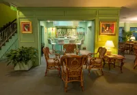 โรงแรมเซซิเลีย - ที่มีบาร์