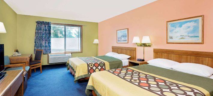 Super 8 by Wyndham Sturgeon Bay Ξενοδοχεία στην πόλη Door County