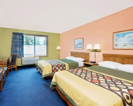 Super 8 by Wyndham Sturgeon Bay Hotels in Door County