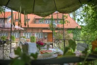 Grander Mühle Hotels near St. Marienkirche Basthorst - Ev.-Luth. Kirchengemeinde Basthorst