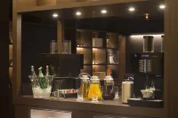 Royal Park Hotel Takamatsu - Bares