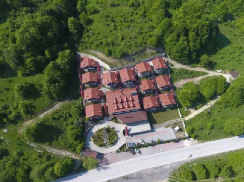 阿邦特鷹巢飯店 住宿飯店