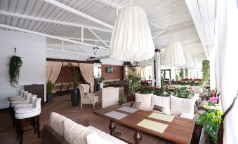 Garden Hotel & Spa