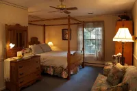 Eagle Harbor Inn Hotels in Ephraim