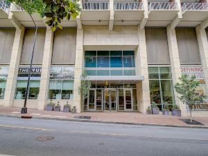 FRONTDESK The VUE Apts Uptown Charlotte