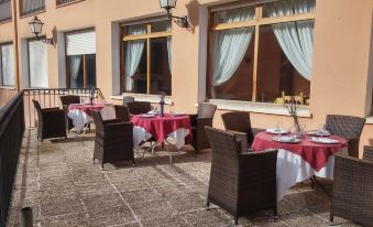 Hotel Fuertescusa - Housity