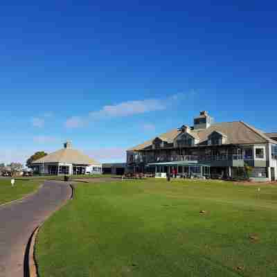 Whangaparaoa Lodge Hotel Exterior