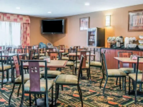 Comfort Inn Traverse City Hotels in Grand Traverse County