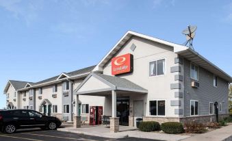 Econo Lodge Inn & Suites