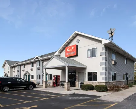 Econo Lodge Inn & Suites Canandaigua - Finger Lakes Area Отели в г. Горам