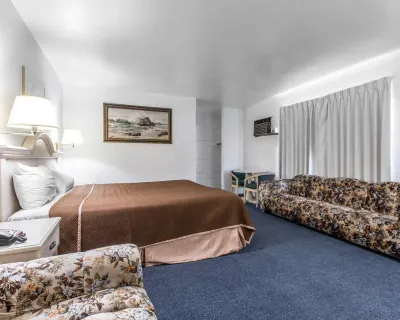 Rodeway Inn Near University-Gateway to Yosemite Hotel dekat University of California, Merced