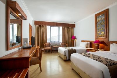 デラックス キングルーム インナ ガルーダ マリオボロ ジョグジャカルタの写真