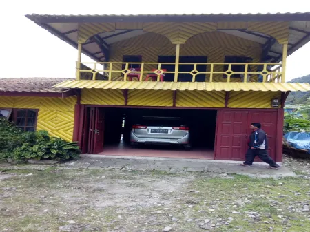 Villa Ncole Отели рядом с достопримечательностью «Hillpark Sibolangit»