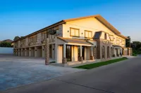 Grandbangsaray Hotels near Khram Yai Island