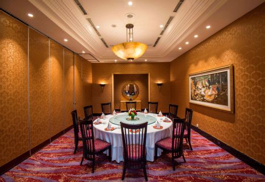 1. JW 메리어트 ..