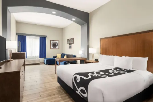 La Quinta Inn & Suites by Wyndham Brownsville North Hotels in Brownsville