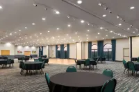 AmericInn by Wyndham Branson & Conference Center - breakfast