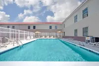 Days Inn by Wyndham Casper - Pools