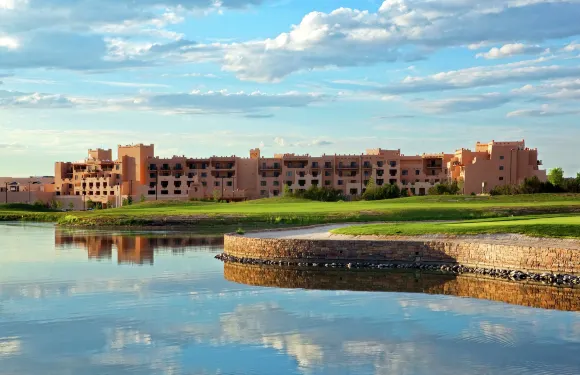 希爾頓聖達菲布法羅雷霆酒店