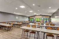 Clarion Pointe on the Lake Clarksville-South Hill West Hotels in Clarksville
