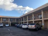 Days Inn by Wyndham Lake Charles - Parkering