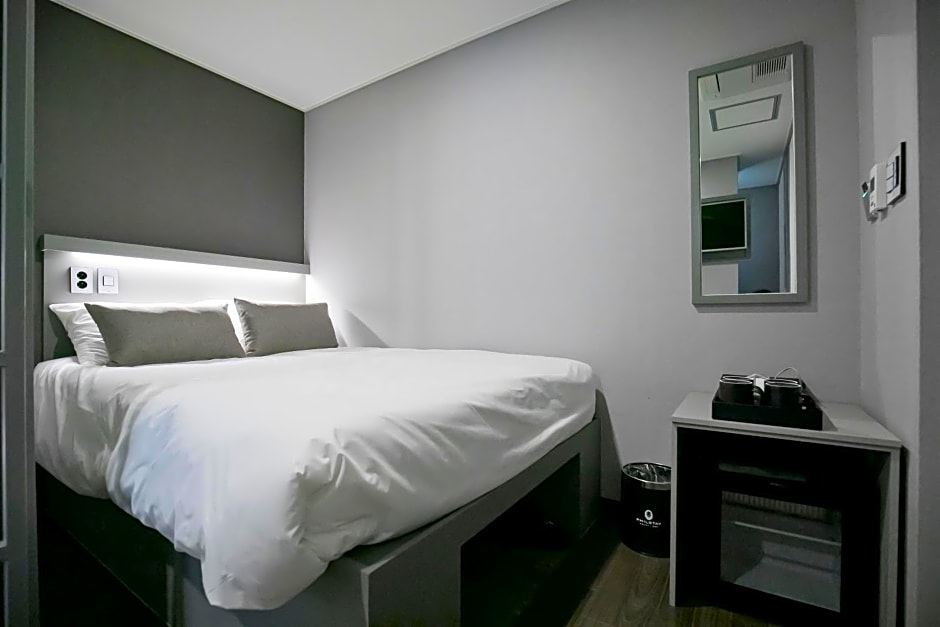Philstay Myeongdong Station