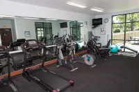 Rogue Regency Inn & Suites - salle de sport