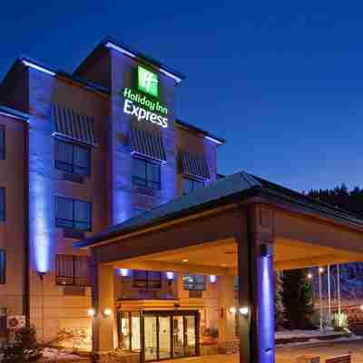 Holiday Inn Express Kamloops Hotel Exterior