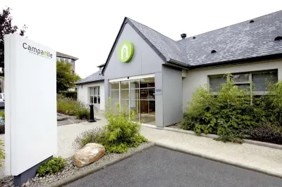 Campanile Lille Nord - Wasquehal Hôtels à proximité de : Église Notre-Dame de Lourdes