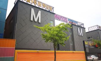 2. 엠(M)모텔..