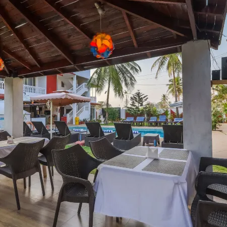 La Vaiencia Beach Resort, Morjim Beach