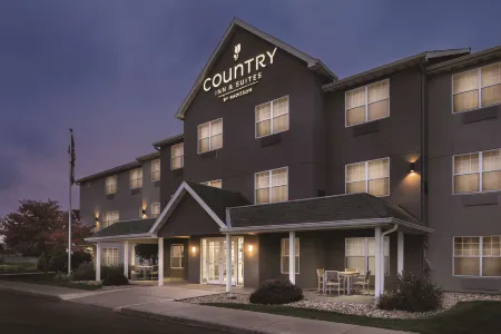 Country Inn & Suites by Radisson, Waterloo, IA